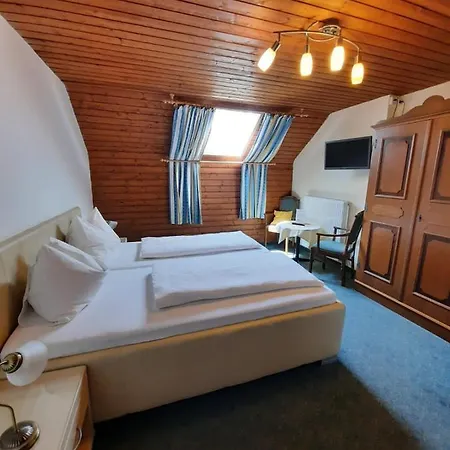 Kreuzinger, 5310 בית הארחה