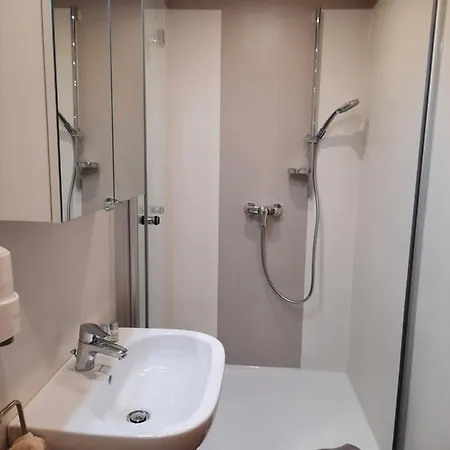 Kreuzinger, 5310 3* Tiefgraben