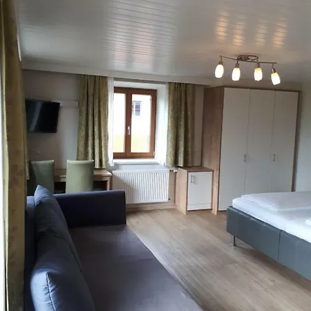 בית הארחה Kreuzinger, 5310