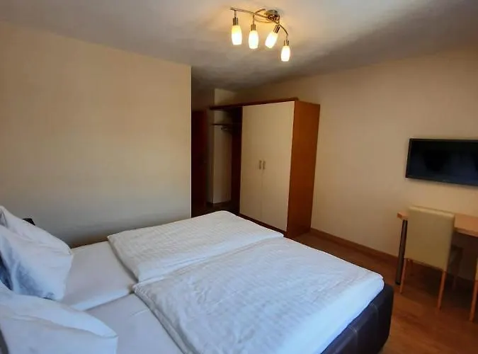 Kreuzinger, 5310 Casa de hóspedes