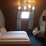 بيت ضيافة Kreuzinger, 5310 3*