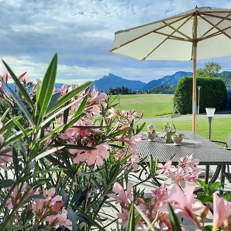 Kreuzinger, 5310 بيت ضيافة