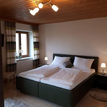 Kreuzinger Guest house *
