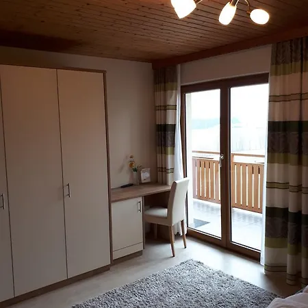 Kreuzinger Guest house *