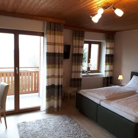 Kreuzinger Guest house Tiefgraben