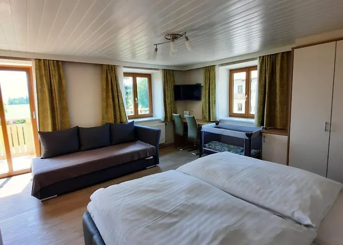 Kreuzinger, 5310 بيت ضيافة تيفغرابن