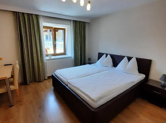 Gasthof Kreuzinger, 5310