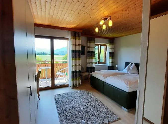 بيت ضيافة Kreuzinger, 5310 3*