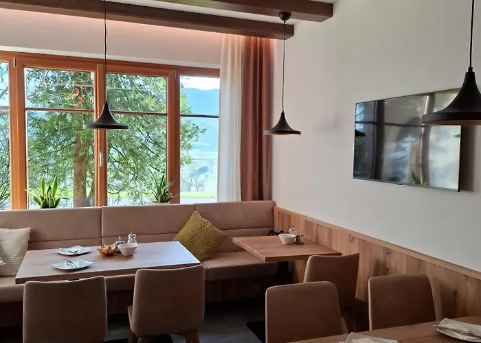 Gasthof Kreuzinger, 5310 3*