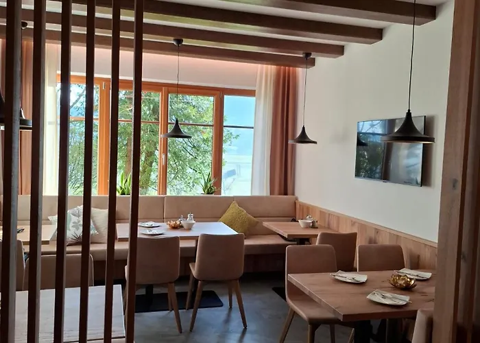 Kreuzinger, 5310 بيت ضيافة