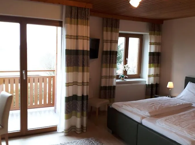 Kreuzinger, 5310 بيت ضيافة تيفغرابن